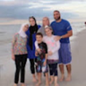 Meet your Posher, Amina